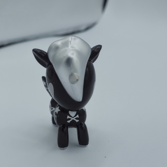 Tokidoki Hot Topic Exclusive Cosmo Unicorno Mini Vinyl Figure - Picture 5 of 5